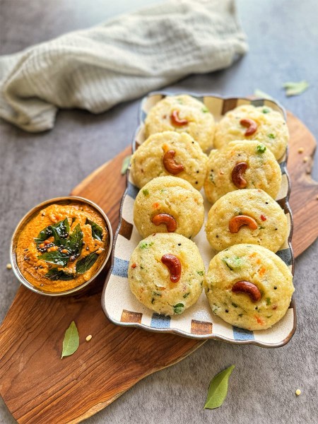 Rava-idli-curry-loves
