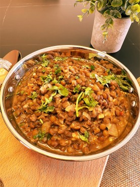 kali-masoor-dal-curry-loves