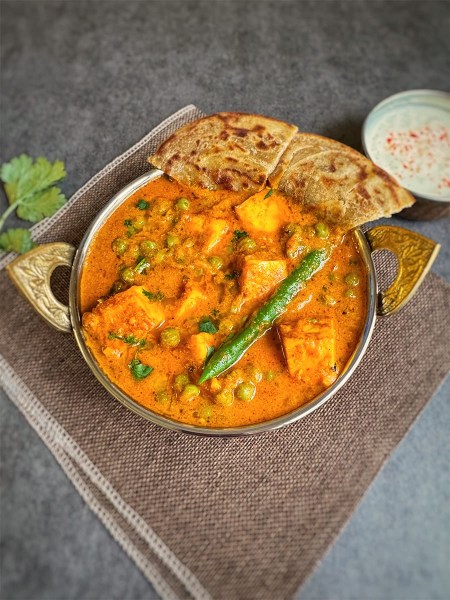 Matar-Paneer-curry-loves