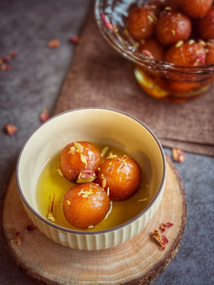 Gulab-jamun-curry-loves