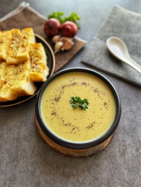 creamy-vegetable-soup-curry-loves
