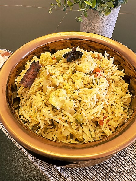 gobi-matar-pulao-curry-loves