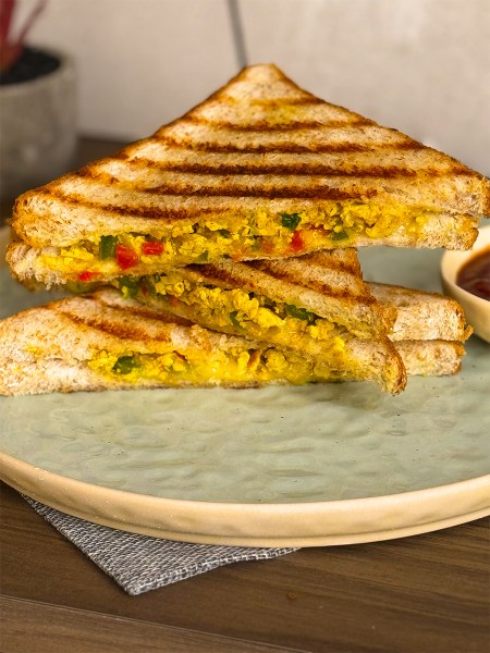 egg-masala-sandwich-curry-loves